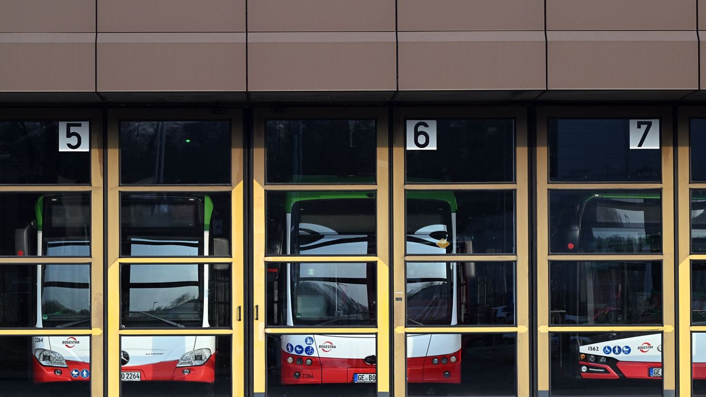 Ringen um einen Kompromiss: Entscheidender Verhandlungstag für den Nahverkehr in NRW?