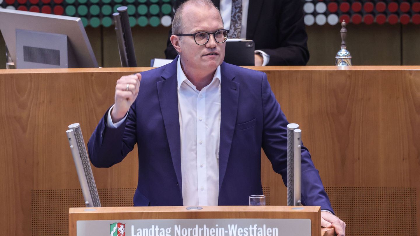 SPD-Spitzenkandidat Jochen Ott stellt sich gegen Belastungen für kleine und mittlere Einkommen. (Archivbild) Foto: Oliver Berg/d