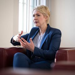 Schwesig lehnt eine Erhöhung der Mehrwertsteuer kategorisch ab. (Archivbild) Foto: Philip Dulian/dpa