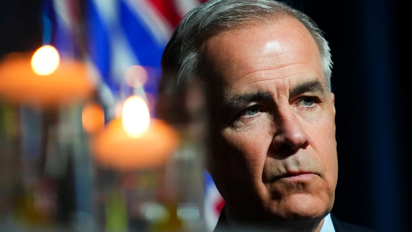 Kanadas Premierminister Mark Carney kritisiert nach dem Unglück einer Air-Canada-Maschine den Chef der Fluggesellschaft