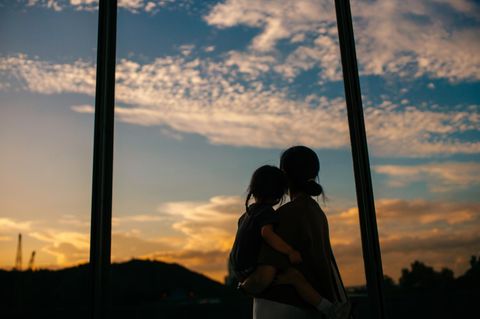 Mutter und Tochter: Wie erkläre ich meiner Tochter, welche Kämpfe auf sie zukommen?