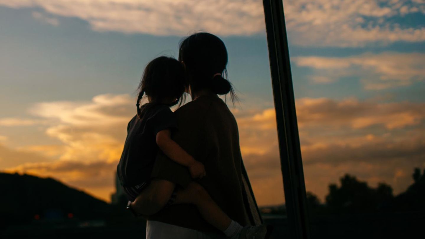 Mutter und Tochter: Wie erkläre ich meiner Tochter, welche Kämpfe auf sie zukommen?