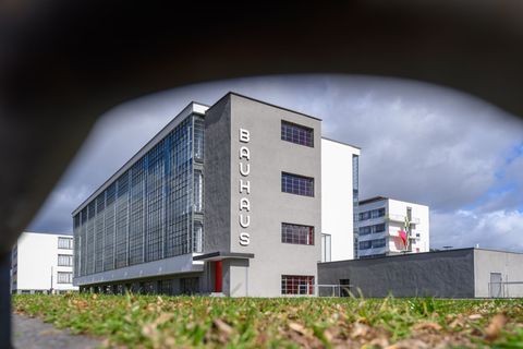 Der Eintritt für die zentralen Ausstellungen ist am Eröffnungswochenende frei. Foto: Hendrik Schmidt/dpa