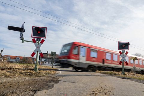Zwangspause für die Züge der Südostbayernbahn: In den Osterferien müssen die Menschen auf der Strecke zwischen Mühldorf und Münc