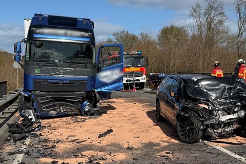 Frontalzusammenstoß in KIel Foto: André Klohn/dpa