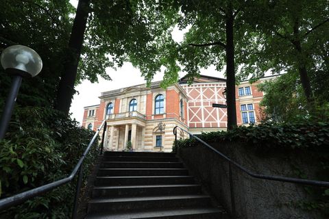 Das weltberühmte Festspielhaus in Bayreuth wird in diesem Jahr nachgebaut für ein Kinder- und Jugendprogramm. (Archivbild) Foto: