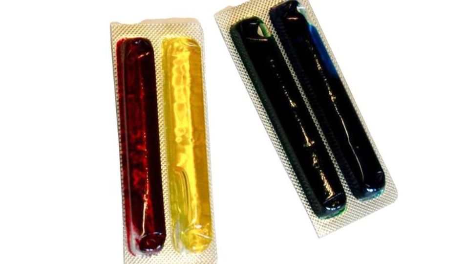 Ostereier-Färbestäbchen rot gelb grün und blau