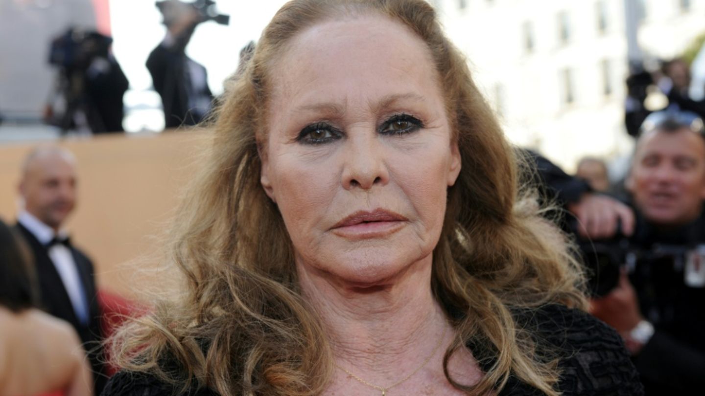 Ursula Andress 2010 beim Filmfestival in Cannes