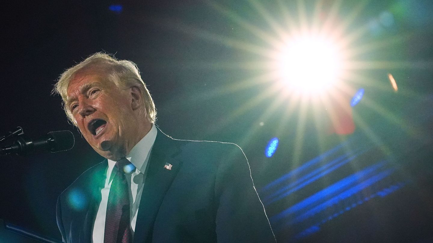 Iran-Krieg: Trump droht dem Iran - Raketenalarm in Israel und am Golf