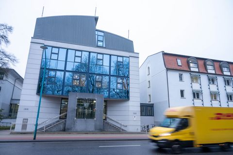 Die Staatsanwaltschaft Neubrandenburg geht davon aus, dass bei einem schweren Verkehrsunfall Anfang 2025 in Waren an der Müritz