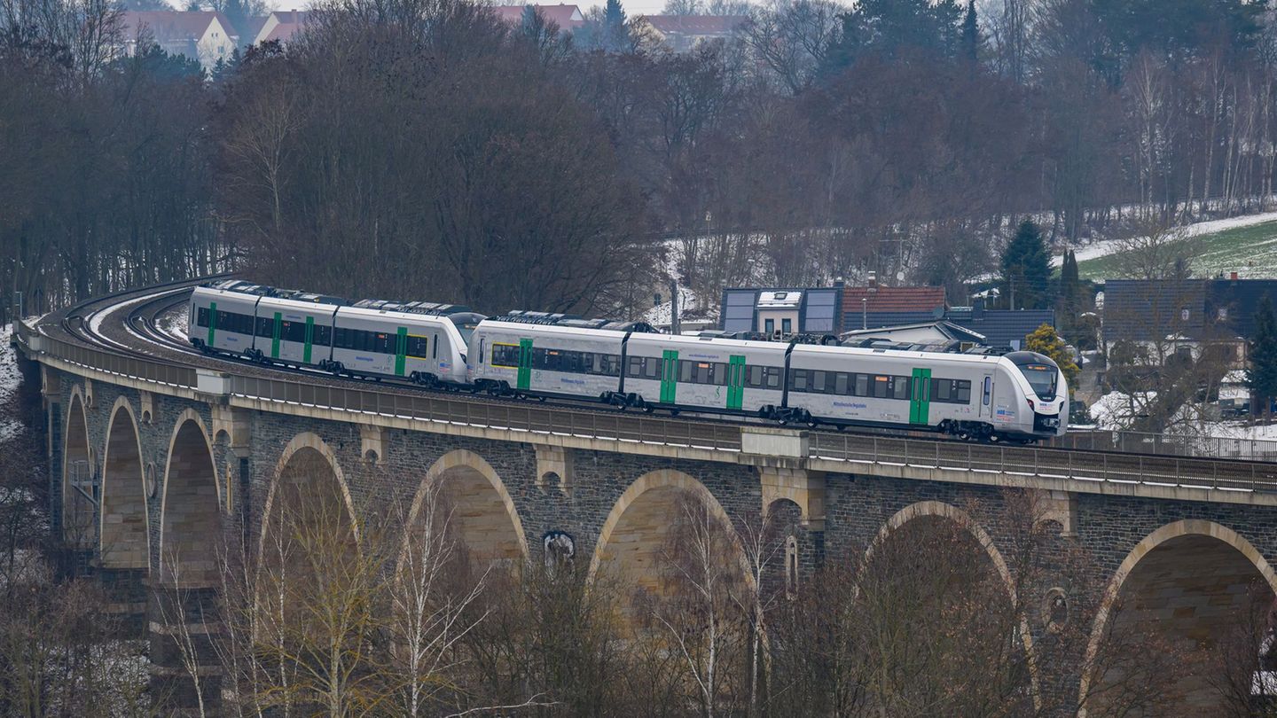 Seit Jahren gibt es Forderungen für eine Elektrifizierung und einen Ausbau der eingleisigen Strecke zwischen Leipzig und Chemnit