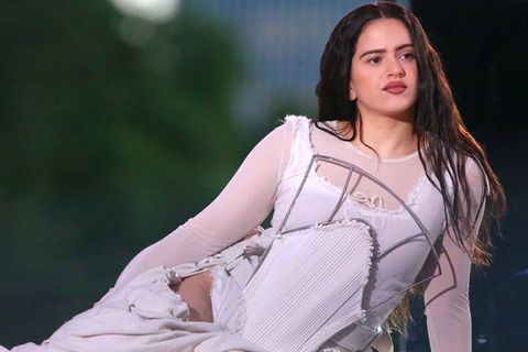 Rosalía hat ein Konzert in Mailand vorzeitig abgebrochen - aus gesundheitlichen Gründen.