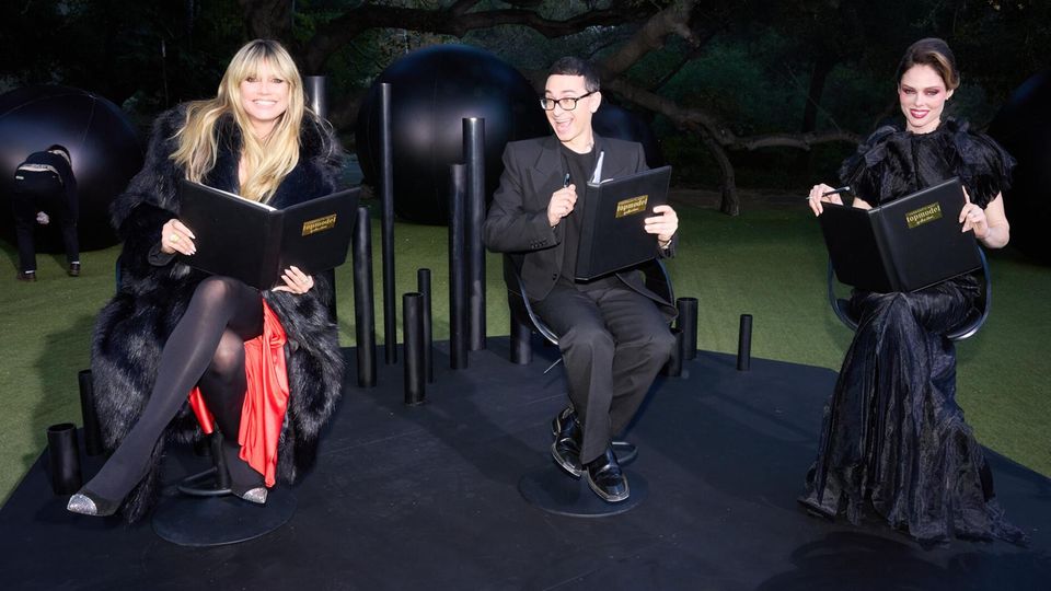 GNTM 2026: Heidi Klum mit ihren Gastjuroren Christian Siriano und Coco Rocha