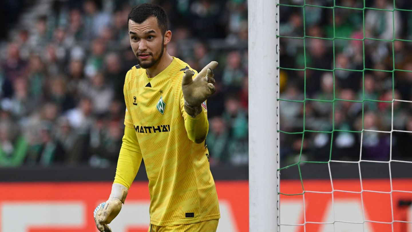 Mio Backhaus steht gegen Nordirland im U21-Tor. (Archivbild) Foto: Carmen Jaspersen/dpa