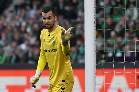 Mio Backhaus steht gegen Nordirland im U21-Tor. (Archivbild) Foto: Carmen Jaspersen/dpa