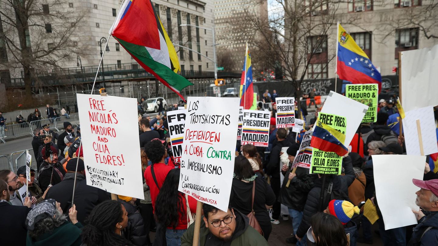 Maduro und seine Frau erschienen zum zweiten Mal vor einem New Yorker Gericht. Foto: Heather Khalifa/FR172147 AP/AP/dpa