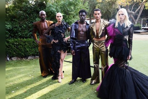 Bereit für Haute Couture: Godfrey, Anika, Ibo, Boureima und Juna (v.l.n.r.)