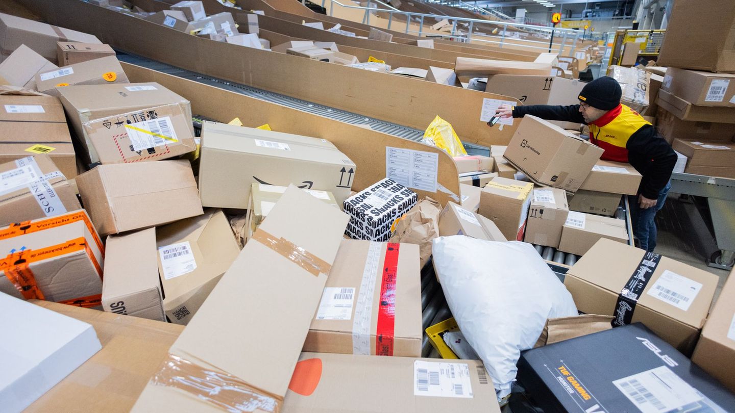 Gegen Paketflut: Billige Online-Ware: EU führt neue Bearbeitungsgebühr ein