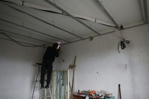 Handwerkerarbeiten in einem Haus