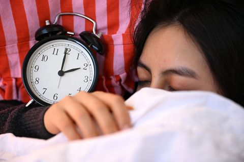 Am Sonntag (29.3.) werden die Uhren vorgestellt, die Sommerzeit beginnt. (Symbolbild) Foto: Elisa Schu/dpa