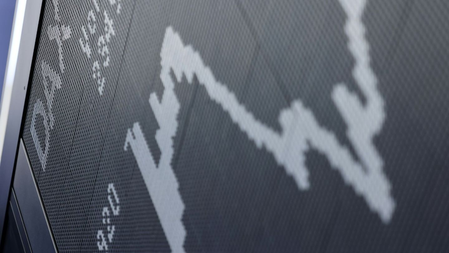 Umsatz und Gewinn der Dax-Konzerne 2025 geschrumpft - 32.000 Stellen abgebaut