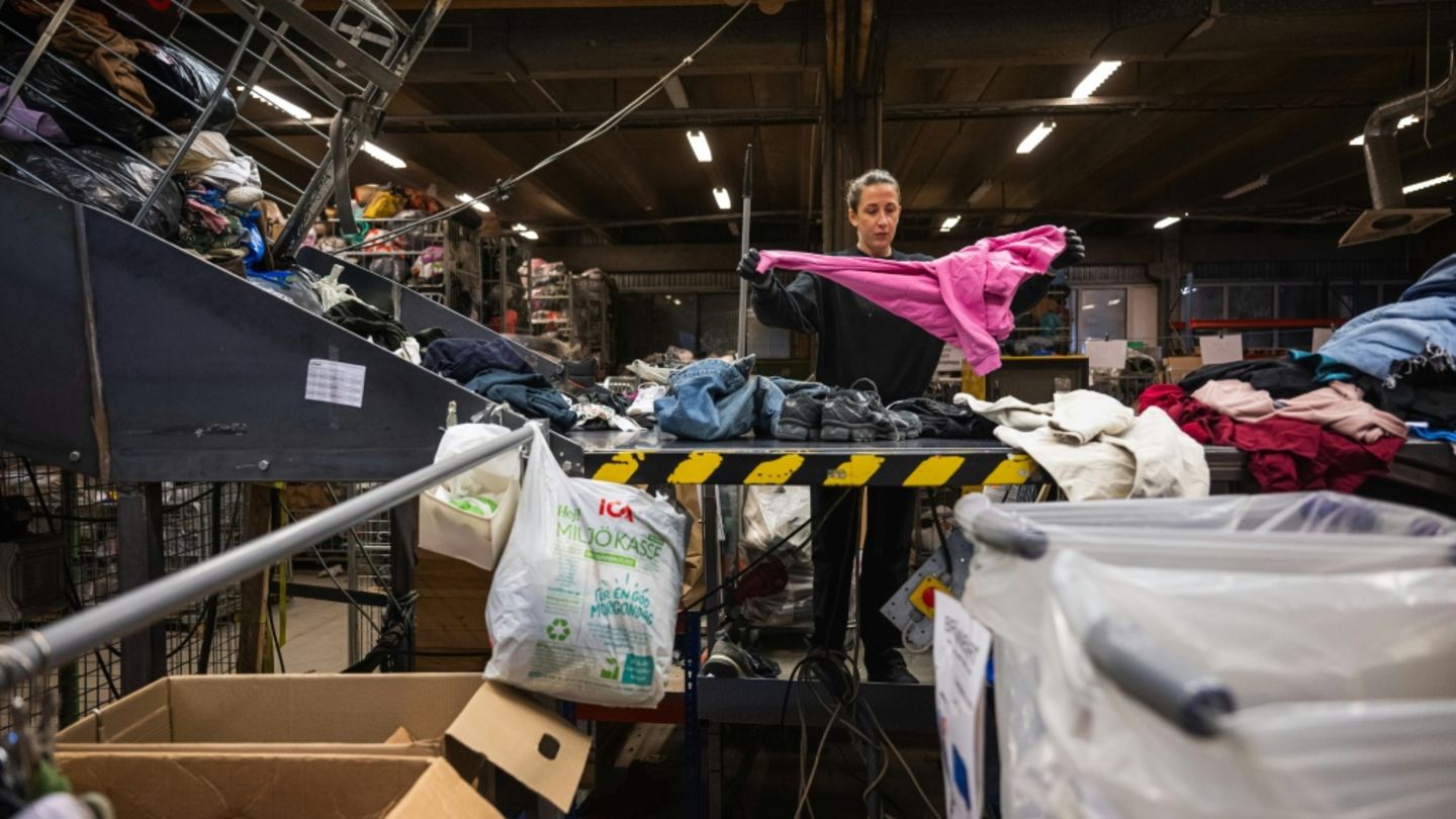 "Massenhaft" Fast Fashion: Umweltminister will Hersteller in die Pflicht nehmen