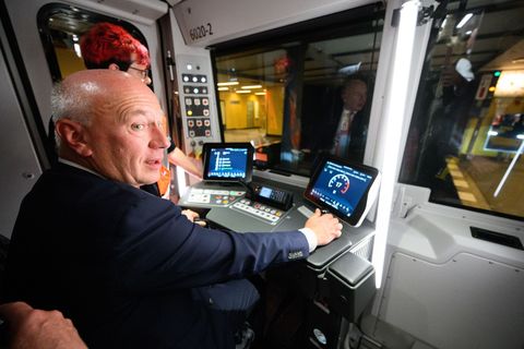 Berlins Regierender Bürgermeister Kai Wegner (CDU) spricht sich für eine bessere Verkehrsanbindung der Außenbezirke aus – und wi