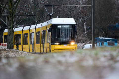 Haben Verdi und die BVG im Tarifstreit eine Lösung gefunden? Beide Seiten wollen im Laufe des Tages über die Gespräche in ihren