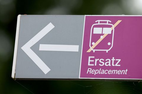Wegen Bauarbeiten kommt es auf einigen Regionalbahn-Linien in nächster Zeit zu Ausfällen. Stattdessen sollen Busse fahren. (Symb
