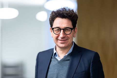 Audi-Projektleiter Mattia Binotto will Teamchef beim Werksrennstall bleiben. (Archivbild) Foto: Daniel Karmann/dpa