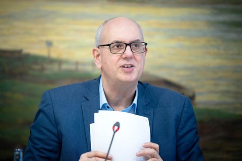 Bremens Bürgermeister Andreas Bovenschulte fordert eine gemeinsame Anstrengung zur Rettung der SPD. (Archivbild) Foto: Sina Schu