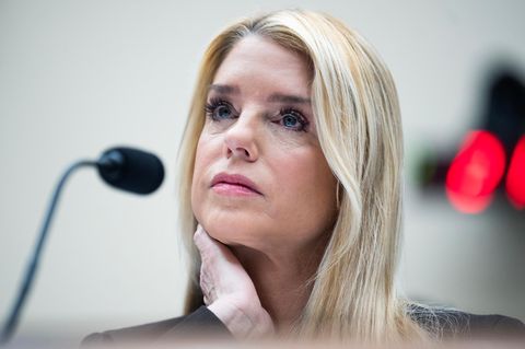 US-Justizministerin Pam Bondi sitzt in einer Anhörung zu den Epstein-Files