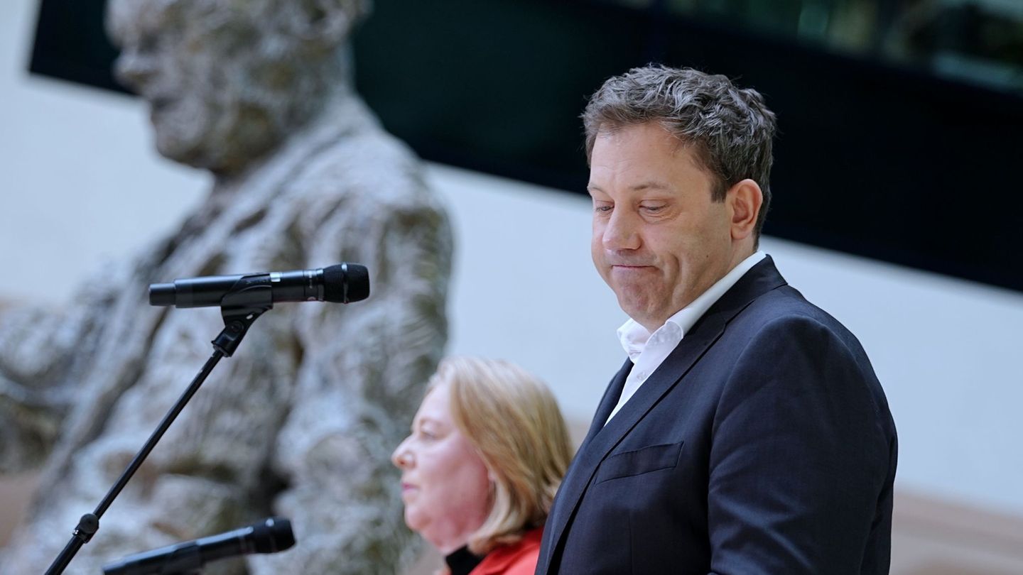 Bärbel Bas und Lars Klingbeil (beide SPD) im Willy-Brandt-Haus in Berlin. (Archivbild) Foto: Kay Nietfeld/dpa