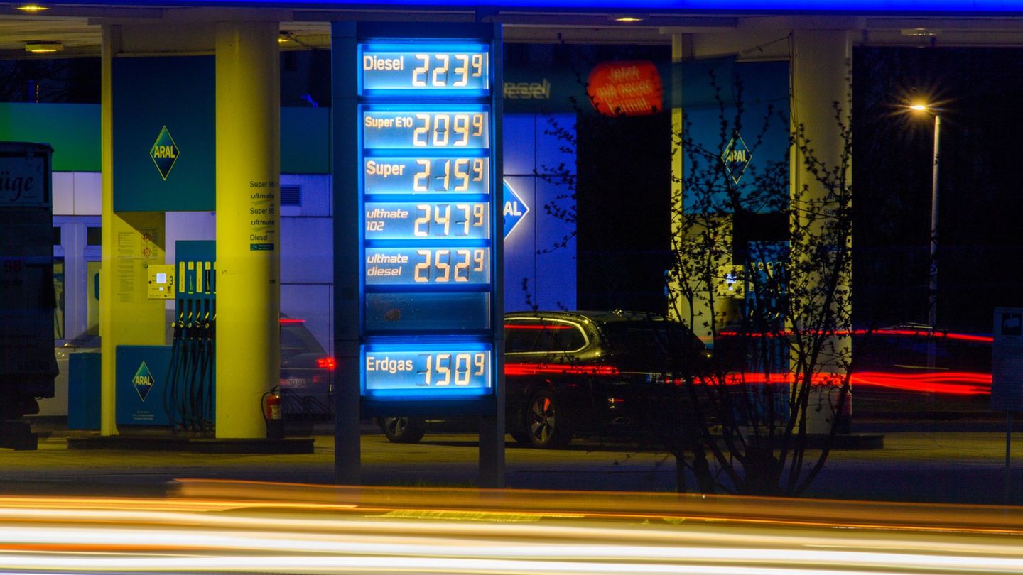 Die Spritpreise geben seit einigen Tagen nach. (Archivbild) Foto: Klaus-Dietmar Gabbert/dpa