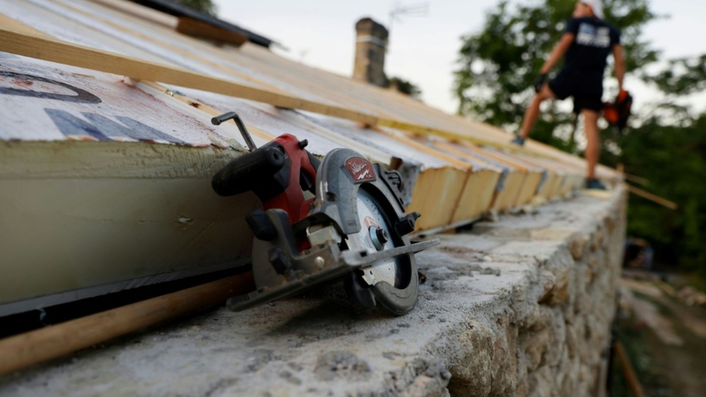 Reparaturen am Haus: Eigentümer müssen nicht zwingend mehrere Angebote einholen