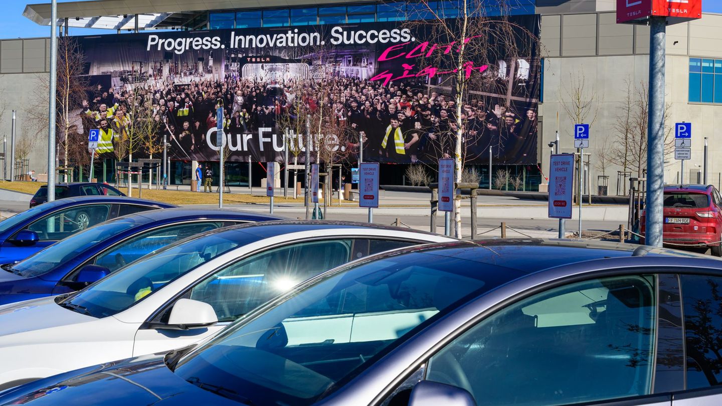 Die Staatsanwaltschaft Frankfurt (Oder) äußert sich zu Ermittlungen nach einem Vorwurf von Tesla gegen die IG Metall. (Archivbil