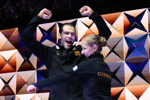 Für Nikita Volodin und Minerva Hase ging mit WM-Gold ein Traum in Erfüllung. Foto: Petr David Josek/AP/dpa
