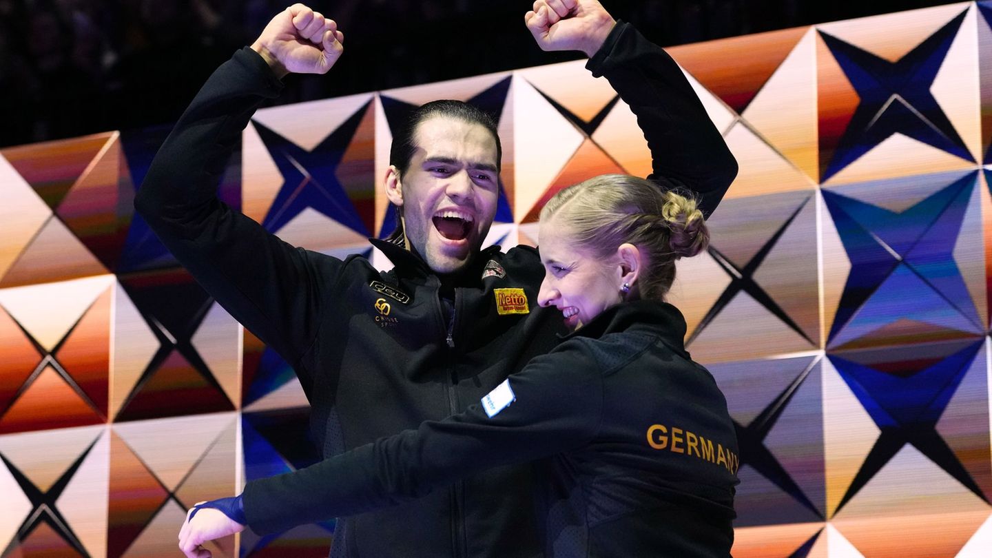 Für Nikita Volodin und Minerva Hase ging mit WM-Gold ein Traum in Erfüllung. Foto: Petr David Josek/AP/dpa