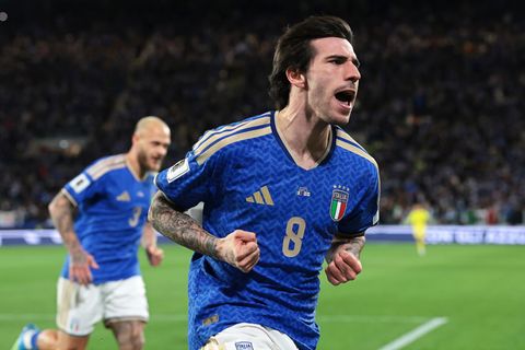 Sorgte für die Befreiung: Italiens 1:0-Torschütze Sandro Tonali (r) Foto: Jonathan Moscrop/CSM via ZUMA Press Wire/dpa