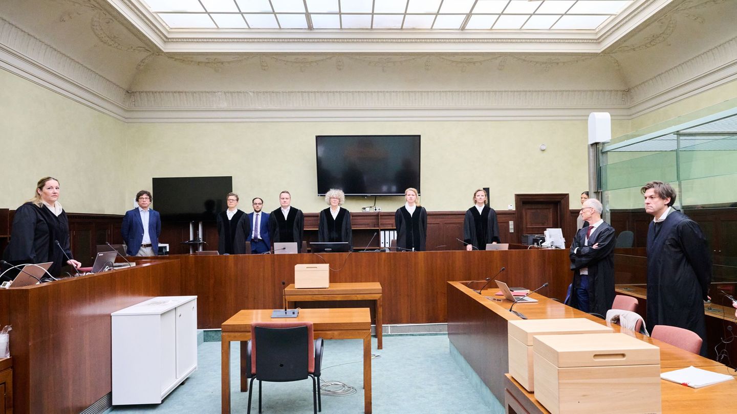 Vor dem Kammergericht hat der Prozess gegen einen mutmaßlichen Milizenführer aus Syrien begonnen. Foto: Annette Riedl/dpa