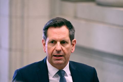 Ministerpräsident Lies dringt auf mehr Jugendschutz in sozialen Medien. Foto: Soeren Stache/dpa