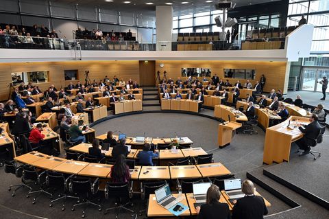 Die Opposition im Landtag ist von der Regierungserklärung nicht überzeugt. (Symbolbild) Foto: Martin Schutt/dpa