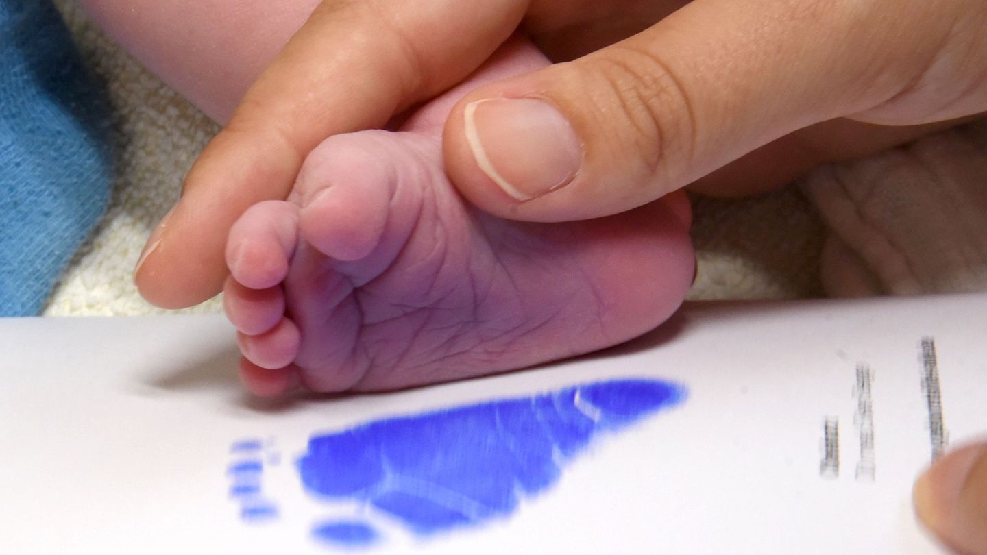 Die Zahl der Geburten in Thüringen hatte 2024 einen neuen Tiefststand erreicht. (Symbolbild) Foto: Waltraud Grubitzsch/dpa