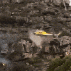 Hubschrauber stürzt während Löscheinsatz ab