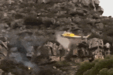 Hubschrauber stürzt während Löscheinsatz ab