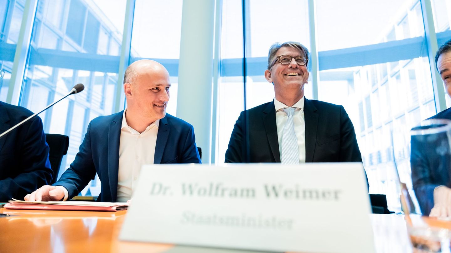 Der Grüne Sven Lehmann hat den Kulturstaatsminister schon mehrfach in den Kulturausschuss geladen, um Bericht zu erstatten. (Arc