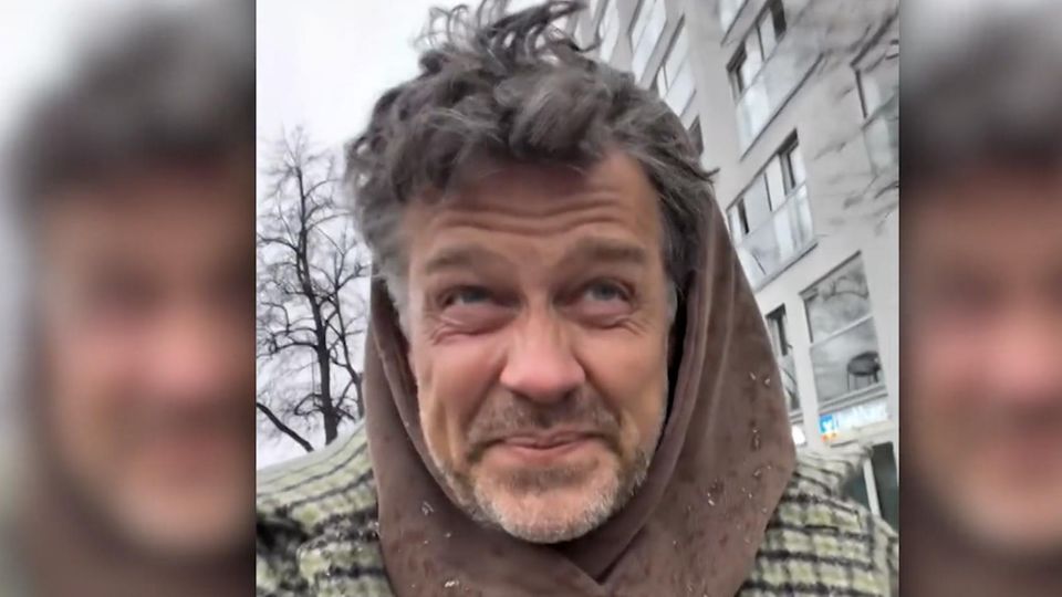 Wayne Carpendale filmt sich beim Fahrradfahren