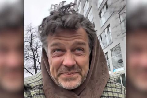 Wayne Carpendale filmt sich beim Fahrradfahren