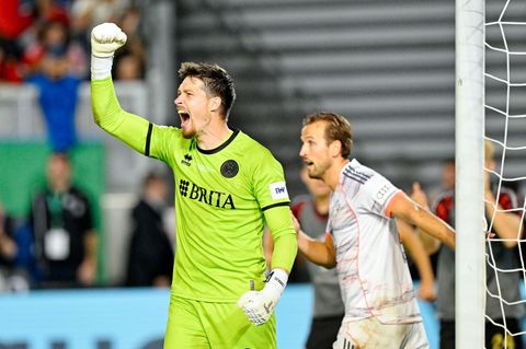 Torwart Florian Stritzel und der SVWW: Wiedersehen mit dem FC Bayern. (Archivbild) Foto: Uwe Anspach/dpa
