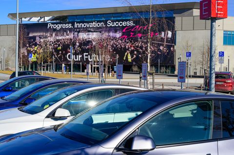 Die Staatsanwaltschaft Frankfurt (Oder) äußert sich zu Ermittlungen nach einem Vorwurf von Tesla gegen die IG Metall. (Archivbil